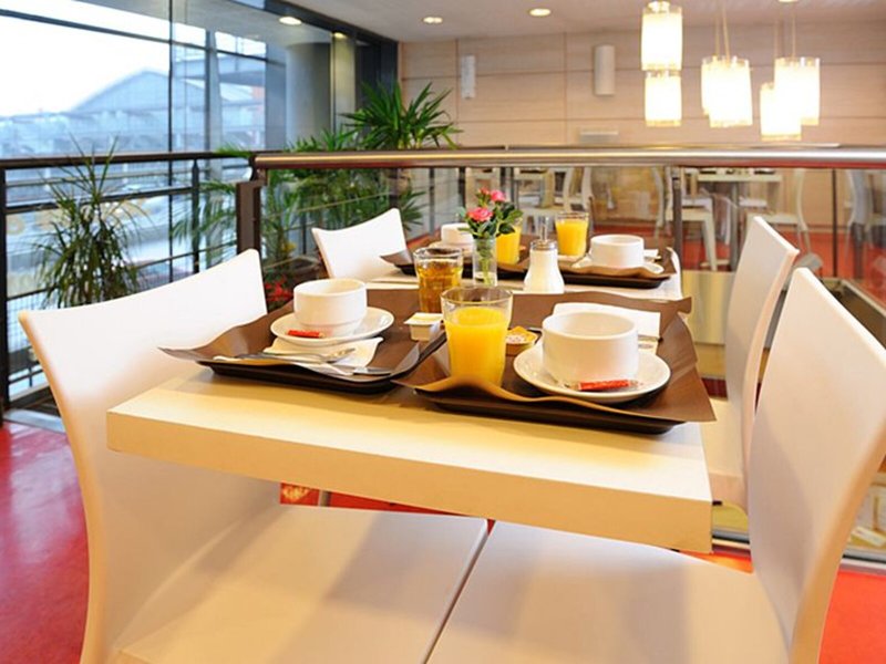 Sejours & Affaires Lille-Europe Apparthotel